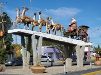 Santa and his Guanacos