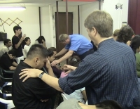 Rey De Reyes - Praying for interpreter
